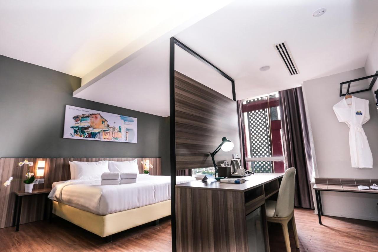 Days Hotel & Suites By Wyndham Fraser Business Park Kl Kuala Lumpur Luaran gambar